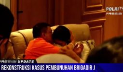 Ferdy Sambo Mencium Putri Candrawathi, Adegan Rekonstruksi atau Bukan? - JPNN.com