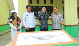 Dukung Akselerasi Mutu Pendidikan, FajarPaper Renovasi 5 Sekolah di Bekasi - JPNN.com