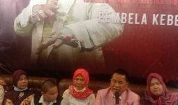 Kasus Pemukulan Perempuan oleh Anggota DPRD Palembang, Hotman Paris Sarankan Korban Tidak Berdamai - JPNN.com