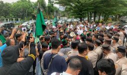 Demo Tolak Kenaikan BBM, Mahasiswa di Pekanbaru Punya 3 Tuntutan untuk Jokowi - JPNN.com