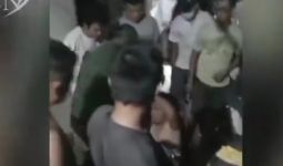 Video Viral Pencuri Motor Dikeroyok Warga di Bekasi, Perhatikan Wajahnya - JPNN.com
