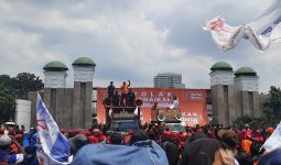Demo Tolak Kenaikan BBM, Buruh Sebut Kebijakan Presiden Jokowi Menyengsarakan Rakyat - JPNN.com