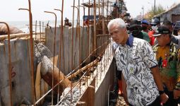 Ganjar Kucurkan Rp 12,75 Miliar Untuk Pembangunan Tanggul di Pekalongan - JPNN.com