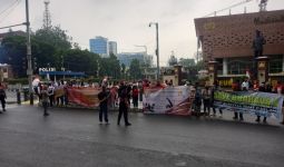 Gelar Demo di Mabes Polri, Aliansi Peduli Bangsa Tuntut Keadilan untuk Brigadir J - JPNN.com