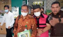 Korupsi Dana BOS, Oknum Kepala Sekolah Ditangkap Kejati Bogor - JPNN.com
