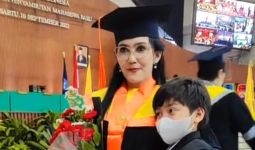 Kini Bergelar Doktor, Rieke Diah Pitaloka: Alhamdulillah, Tetap Disebut Oneng - JPNN.com