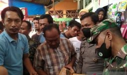 Bus yang Ditumpangi Anggota TNI Disetop 2 Orang, Lalu Menitipkan Paket, Isinya Bikin Heboh - JPNN.com