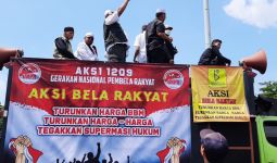 Selawat Berkumandang, Massa PA 212 Ikut Demo Tolak Kenaikan Harga BBM - JPNN.com