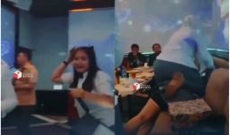 Video Viral Lurah di Bekasi Berkaraoke Bersama Perempuan Berseragam SMA, Ternyata - JPNN.com