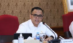 Kepala BKN Sebut Jumlah Honorer, Menteri Azwar Anas Langsung Terkejut - JPNN.com
