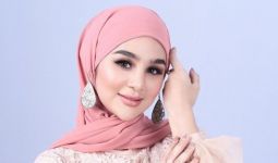 Hijrah dan Berhijab, Hana Hanifah Curhat Begini - JPNN.com
