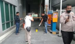 Detik-Detik Balita Jatuh dari Lantai 3 Hotel saat Orang Tuanya Pergi Karaoke, Ya Tuhan - JPNN.com