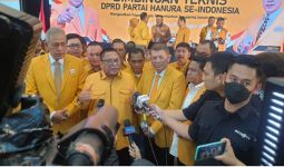 Hadapi Pemilu 2024, OSO Minta Kader Hanura Bekerja untuk Rakyat - JPNN.com