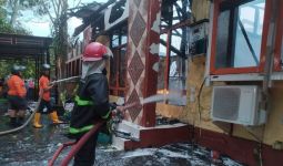 Polisi Usut Penyebab Kebakaran Kantor Balitbang Kalbar, Minta Masyarakat tak Berspekulasi Negatif - JPNN.com