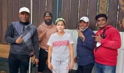 Kepada Kapolri, Wanita Emas Mengaku Rumahnya Dikepung Preman - JPNN.com