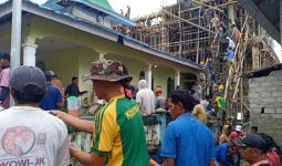 Satgas Yonarmed 1 Kostrad Terjunkan Prajurit untuk Bantu Pembangunan Masjid - JPNN.com