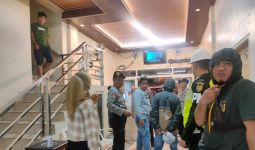 3 Pasangan Mesum Digerebek Polisi Saat Indehoi di Hotel - JPNN.com