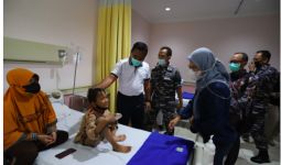 Tim Medis TNI AL Selamatkan Bocah yang Menelan Anak Kunci - JPNN.com