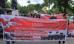 Tolak Kampanye Negatif Industri Sawit, Amris Bawa 4 Tuntutan ke DPRD Riau - JPNN.com