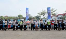 Bagikan Ratusan Paket Sembako, Korlantas Berpesan Begini Kepada Sopir Bajaj - JPNN.com