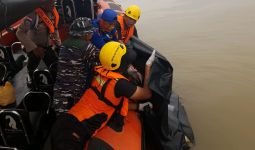 Ilham yang Terjun ke Sungai saat Penggerebekan oleh Bareskrim Polri Ditemukan Tewas, Tangan Terikat - JPNN.com