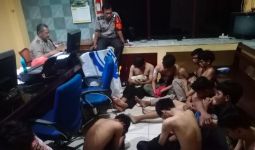 14 Pemuda Ditangkap Polisi, Ada yang Bawa Celurit dan Bendera Bertuliskan Ini - JPNN.com