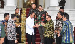 Akbar Tanjung dan KAHMI Temui Jokowi di Istana, Ada Apa? - JPNN.com