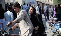 Teroris Serang Sekolah Afghanistan saat Siswa Ujian, Taliban Makin Terancam - JPNN.com