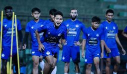 Laga Sengit dan Panas, Babak Pertama Arema vs Persebaya 2-2 - JPNN.com