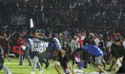 Arema vs Persebaya: 3 Dampak Serius Setelah Kerusuhan di Stadion Kanjuruhan - JPNN.com