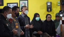 Menpora Amali, Kapolri, Hingga Ketum PSSI Takziah ke Rumah Korban Tragedi Kanjuruhan - JPNN.com