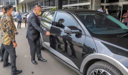 Jajal Mobil Listrik Rakitan Anak Bangsa, Begini Komentar Wakil Ketua DPR Lodewijk - JPNN.com