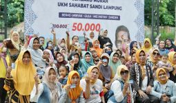 Prihatin dengan Kondisi Masyarakat, Sahabat Sandi Gelar Bazar Sembako Murah di Lampung - JPNN.com
