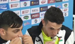 Momen Kapten Timnas U-17 Palestina Cium Lambang Garuda - JPNN.com