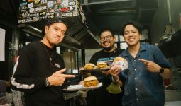 Lawless Burgerbar Menjalin Kolaborasi dengan Warkop NYC - JPNN.com