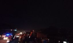 Bus Tabrak Pembatas Jalan di Tol Kejapanan, Tiga Orang Tewas - JPNN.com
