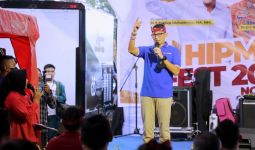 Buka Sentral Oleh-oleh Makassar, Sandiaga Uno Hidupkan Kembali UMKM Sulsel - JPNN.com