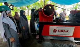 SiCepat Ekspres Donasikan 2 Mesin Pencacah Batu Kepada Kelompok Wanita di Ternate - JPNN.com