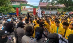 3 Pedemo Jadi Tersangka Pencemaran Nama Baik, Polda Riau Digeruduk Mahasiswa - JPNN.com