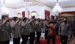 Jokowi kepada Kapolri dan Ratusan Perwira: Anda Dulu Tinggi, Sekarang Terendah - JPNN.com