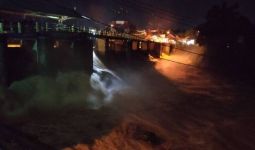 Air di Bendung Katulampa Bogor Tumpah, Jakarta Waspada Banjir - JPNN.com