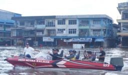 Seusai Tinjau Banjir di Kalbar, Lasarus: Saya Minta Pemerintah Ambil Tindakan - JPNN.com