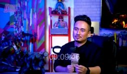 Soroti Ekspresi Wajah Ayah Lesti Kejora, Denny Darko: Dia Menahan Itu - JPNN.com