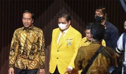 Jokowi Ingatkan Golkar Jangan Kelamaan Umumkan Capres, Airlangga Merespons Begini - JPNN.com