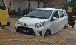 Jangan Abaikan Mobil yang Terkena Banjir, Ini 5 Risikonya - JPNN.com