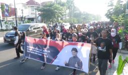 Sambil Long March, Ratusan Warga Kota Yogyakarta Serukan Dukung Ganjar Pranowo Jadi Presiden - JPNN.com