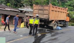 Kecelakaan Maut di Tapsel, Pengendara Tewas Digilas Tronton - JPNN.com