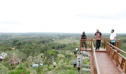 Tanam 1.000 Bibit Pohon di Lahan Gersang Blora, Ganjar: Ini Jadi Tempat Pariwisata yang Bagus - JPNN.com