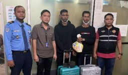 2 Pemuda Ini Nekat Bawa Barang Terlarang di Bandara, Ujungnya Ditangkap Polisi - JPNN.com