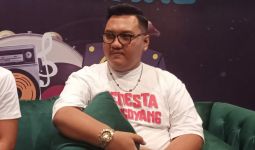 Cerita Ndarboy Genk Ditimpuki Saat Manggung - JPNN.com